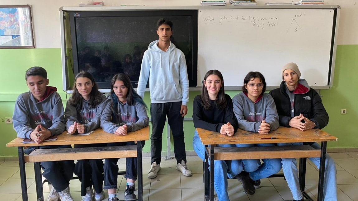 Şehit Tanju Sakarya Anadolu Lisesi'nde Münazara Heyecanı